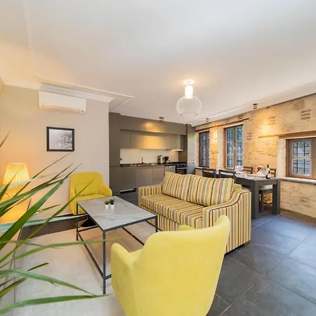 Modern And Fully Furnished Flat In Apartment