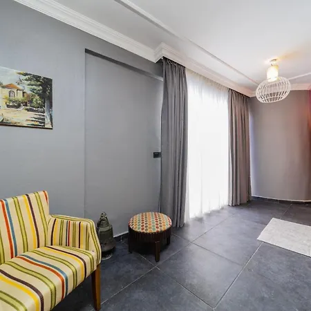 Modern And Fully Furnished Flat In
